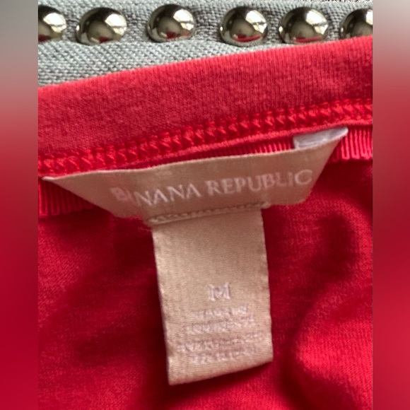 Banana Republic Tomato Orange Red Tee Top Gold Studs Embellished Soft Size M - Picture 8 of 11